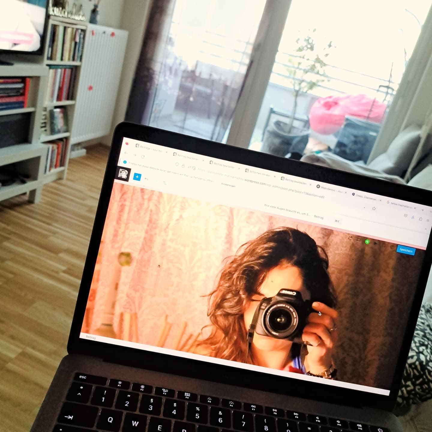 Dream in pink hue – quiet confidence moment