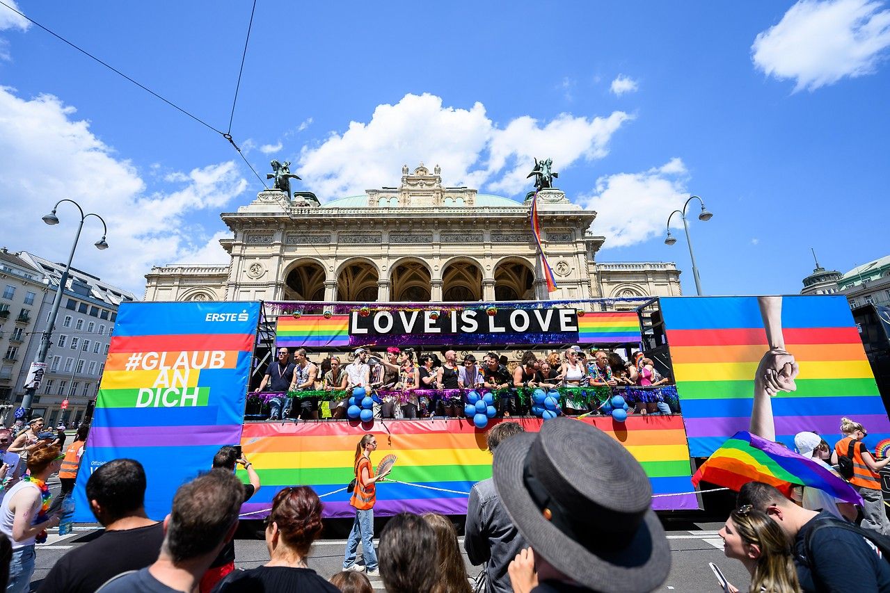 Marina Michou visual essay – art, therapy and identity